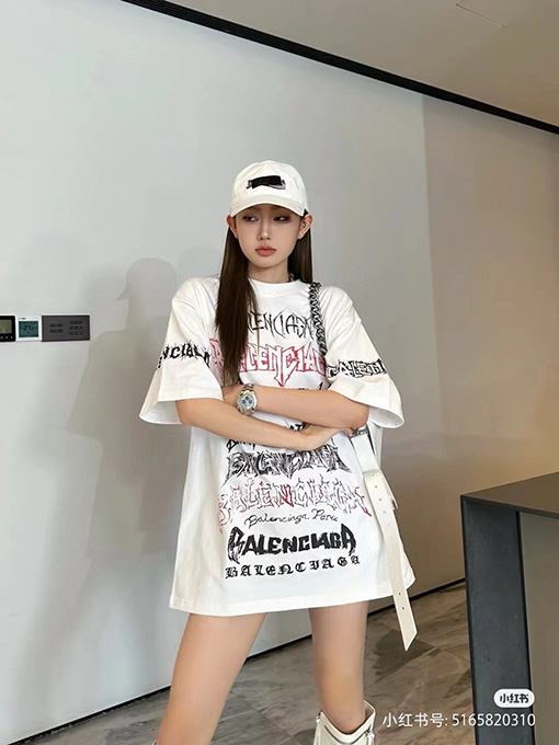 バレンシアガ 楕円クラックプリント ドラゴン年限定Tシャツ