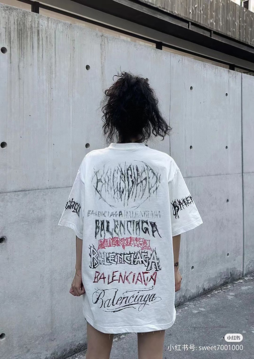 バレンシアガ 楕円クラックプリント ドラゴン年限定Tシャツ
