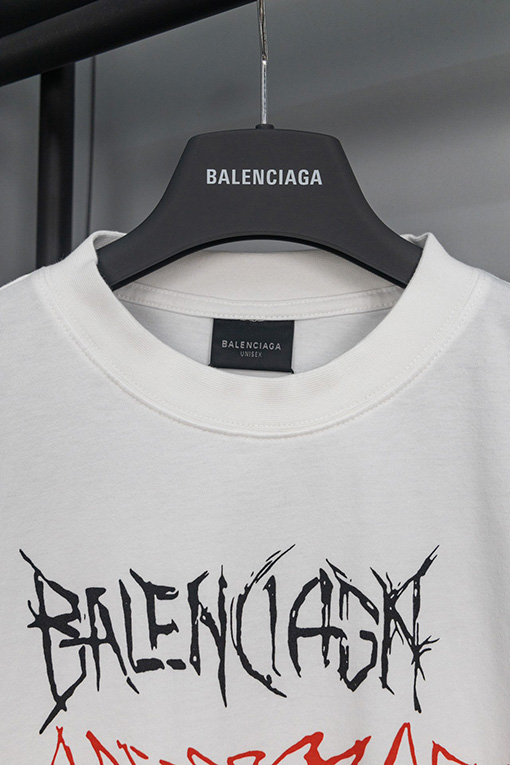 バレンシアガ 楕円クラックプリント ドラゴン年限定Tシャツ