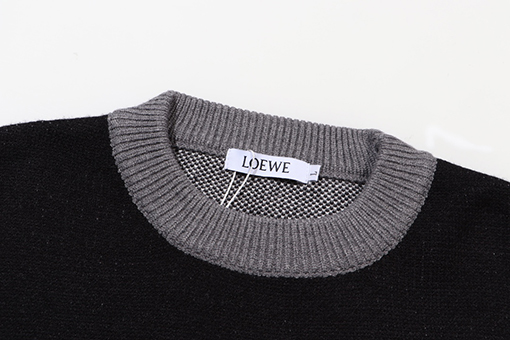 ロエベスーパーコピー 大きなロゴの刺繍ウールニットセーター