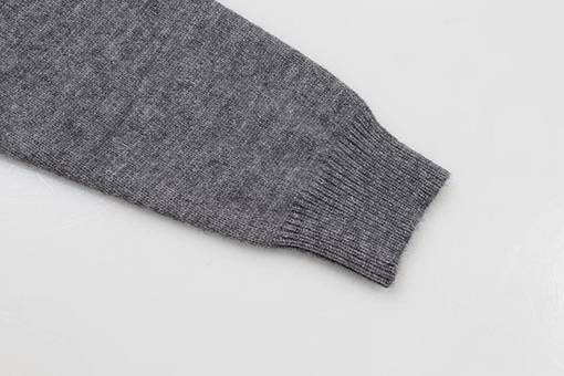 ディオール アルファベットロゴパッチ刺繍クルーネックセーター