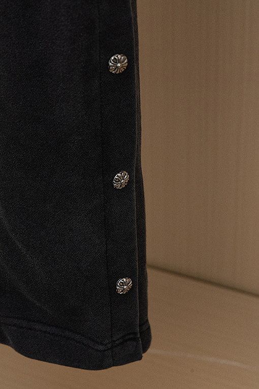 クロムハーツ いタバコグレーステッチスリットストレートパンツ