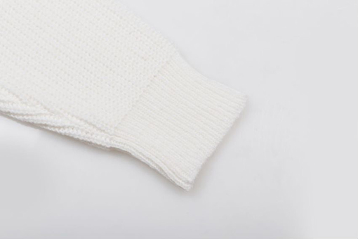 グッチ 背中の小さなロゴ刺繍マークラウンドネックセーター