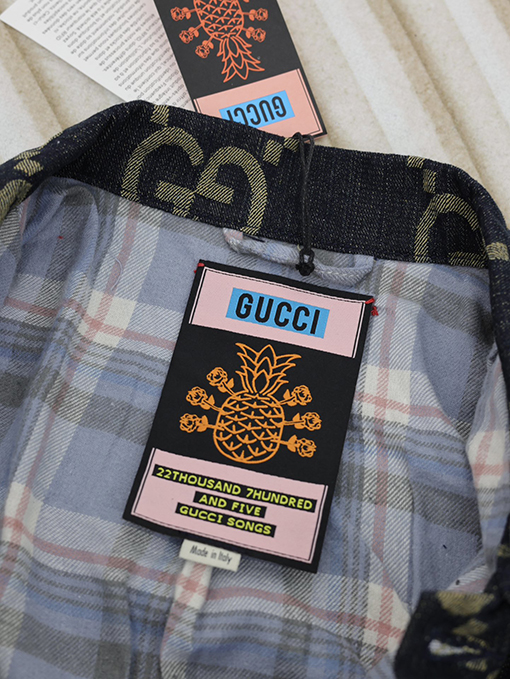 グッチ 新しいクラシックな暗い柄のジャカードデニムジャケット
