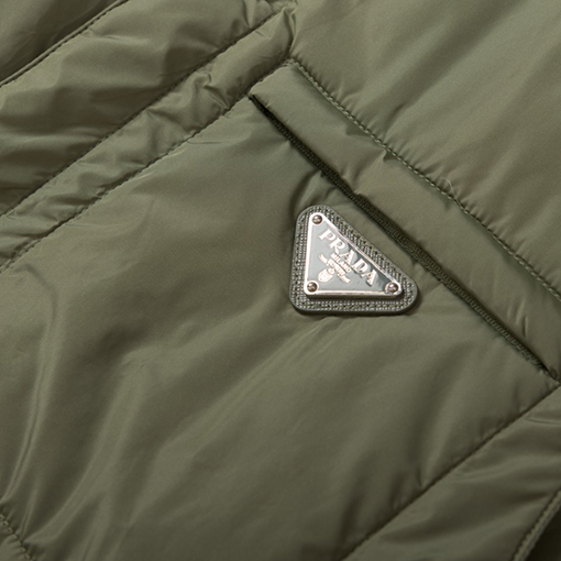 プラダ 24 FW 再生ナイロン薄手コットンジャケットベスト