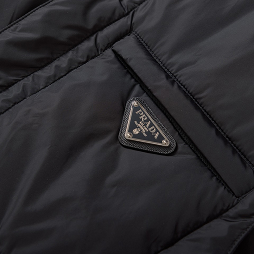 プラダ 24 FW 再生ナイロン薄手コットンジャケットベスト