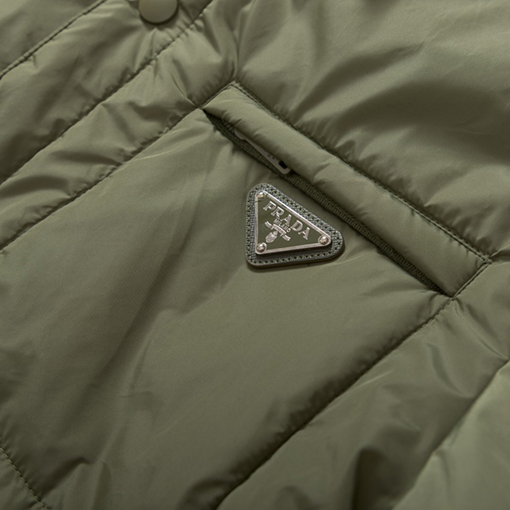 プラダ 24 FW 再生ナイロン薄手コットンジャケット