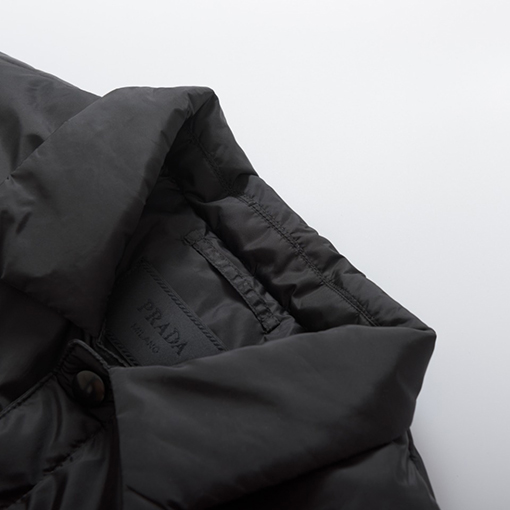 プラダ 24 FW 再生ナイロン薄手コットンジャケット
