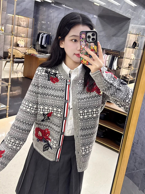 トムブラウン レディース ジャカードローズ刺繍クルーネックニットカーディガンジャケット