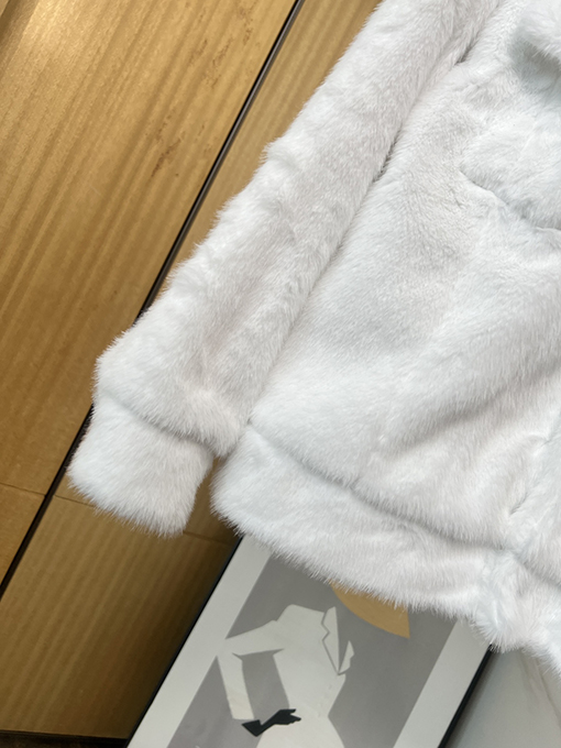 ルイヴィトン レディース 24 FW 秋冬の新しい襟の長袖のぬいぐるみコート