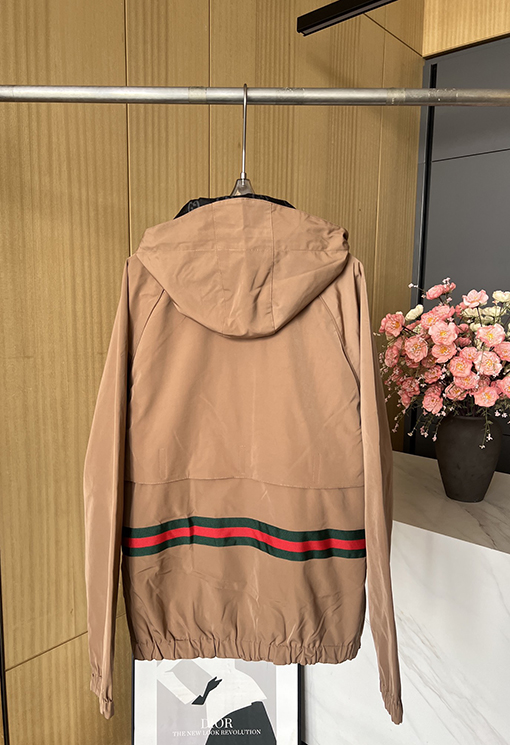 グッチスーパーコピー レディース 24 FW 両面着用GGナイロンチェック柄ジャケットコート