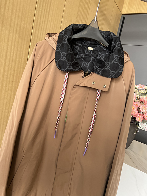 グッチスーパーコピー レディース 24 FW 両面着用GGナイロンチェック柄ジャケットコート