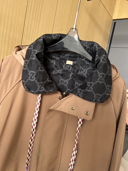 グッチスーパーコピー レディース 24 FW 両面着用GGナイロンチェック柄ジャケットコート