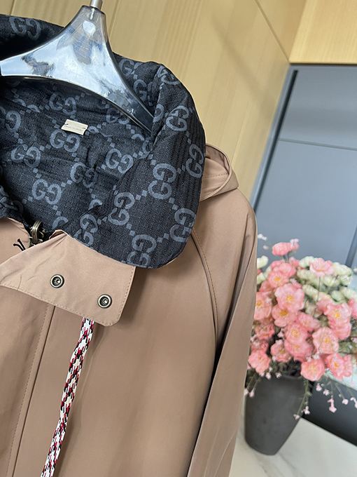 グッチスーパーコピー レディース 24 FW 両面着用GGナイロンチェック柄ジャケットコート