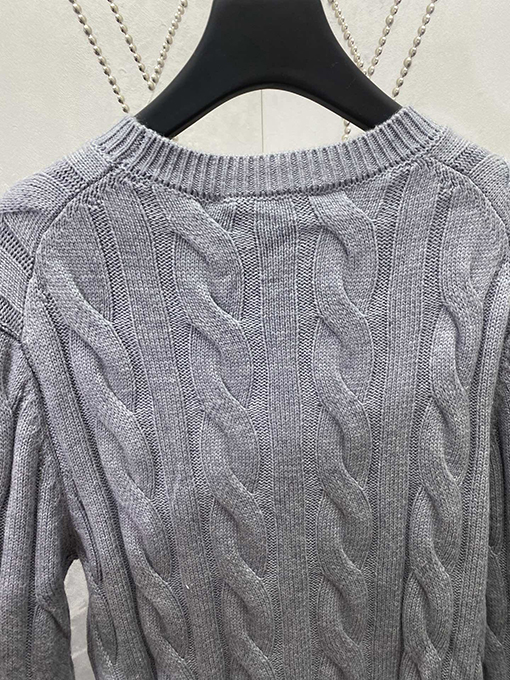 プラダ 刺繍ロゴツイストカジュアルニットセーター