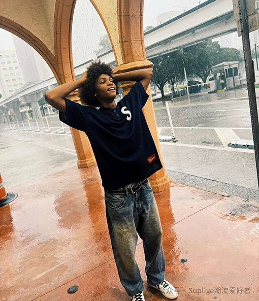 シュプリーム FW24 S LOGO BASEBALL HENLEY TEE