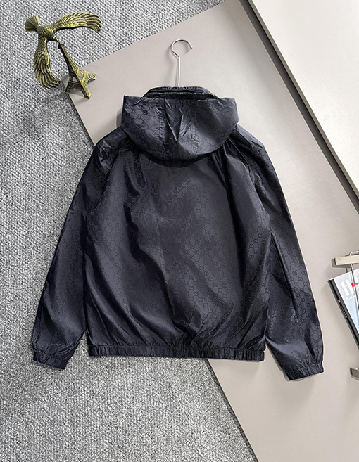 グッチ 新しいフルプリントロゴジッパージャケット