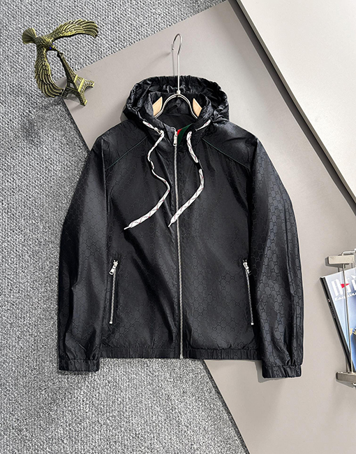 グッチ 新しいフルプリントロゴジッパージャケット