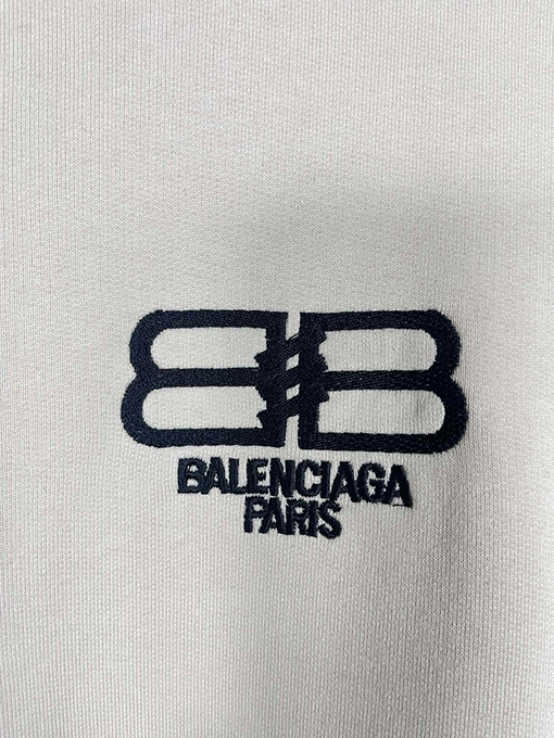 バレンシアガ BBクラシック刺繍パーカー