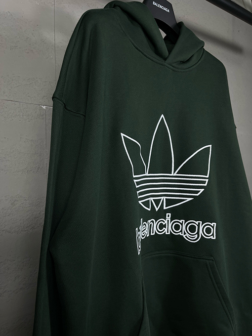 Balenciaga X Adidasコピー フロント刺繍ロゴ長袖フード付きパーカー