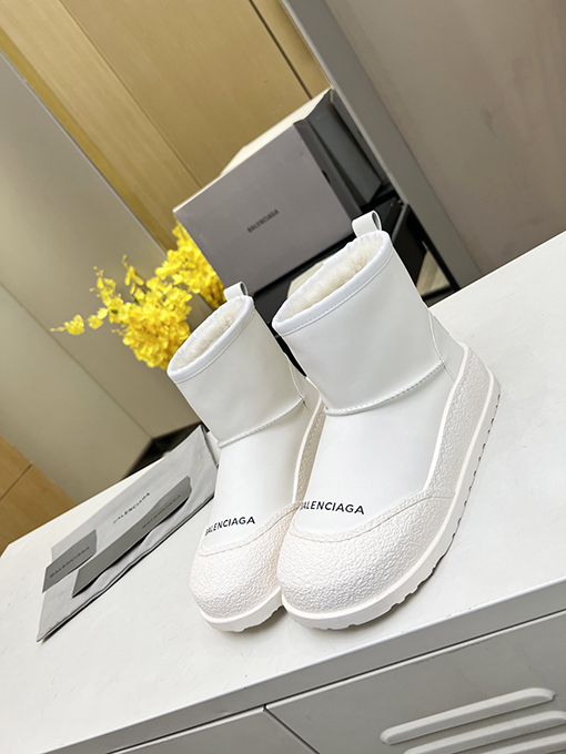 バレンシアガコピー レディース 一体型スノーブーツ