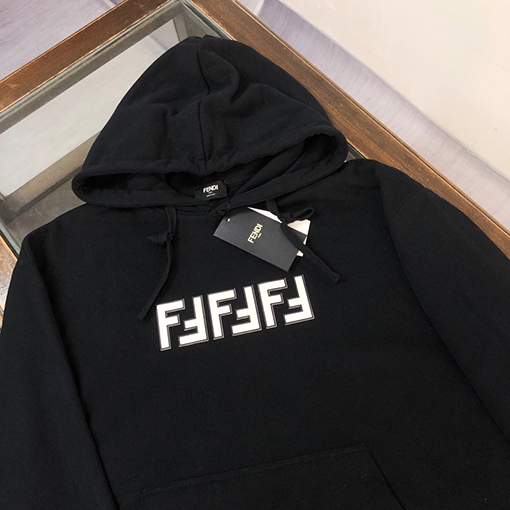 フェンディ ロゴロゴパーカー