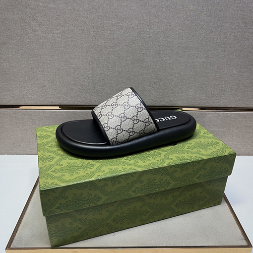 グッチ メンズファッションサンダル