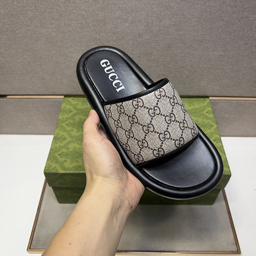 グッチ メンズファッションサンダル