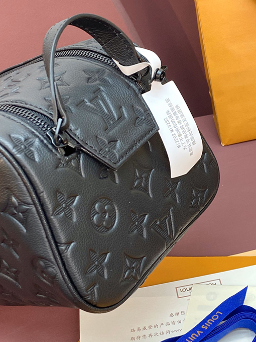 ルイヴィトン Dopp Kitメンズグルーミングバッグ M12645