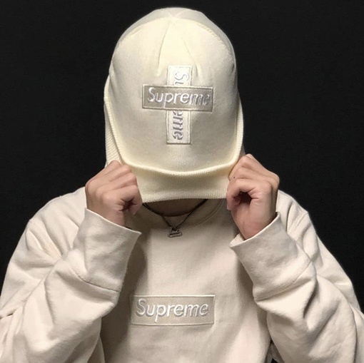 Supreme New Era Cross Box Logoビーニークロスキャップ