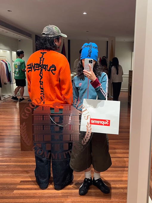 シュプリーム SUPREME X THRASHER SWEATER FW 24コラボのだらしないセーター
