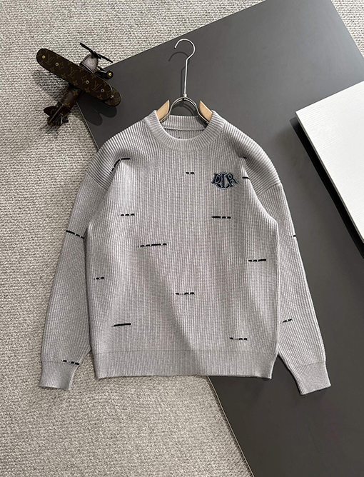 ディオール 新しいロゴバッジ刺繍ロゴセーター