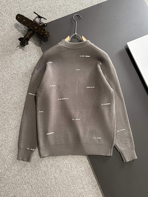ディオール 新しいロゴバッジ刺繍ロゴセーター
