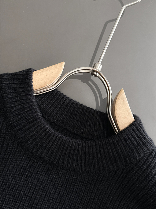 ディオール 新しいロゴバッジ刺繍ロゴセーター
