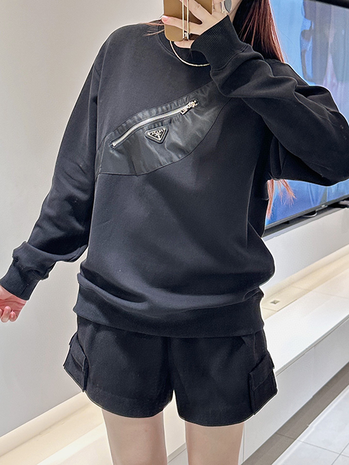 プラダ 24fw 胸ポケット長袖プルオーバーパーカー