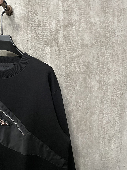プラダ 24fw 胸ポケット長袖プルオーバーパーカー