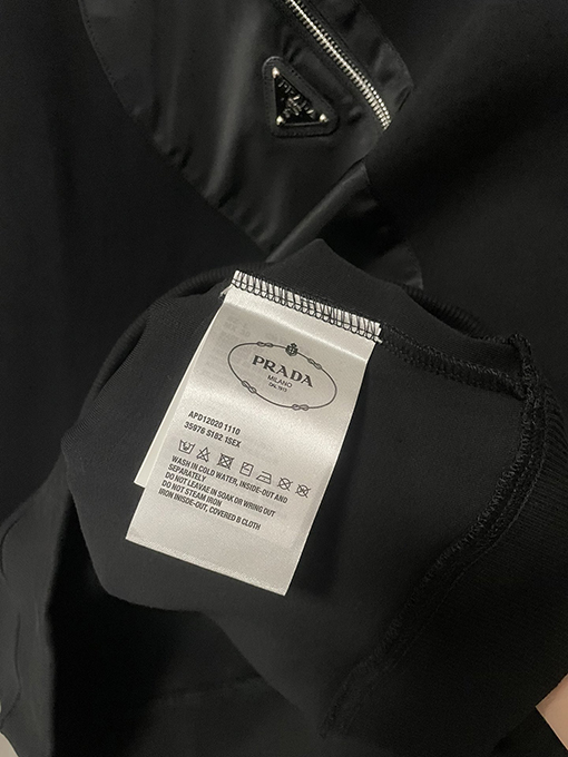 プラダ 24fw 胸ポケット長袖プルオーバーパーカー