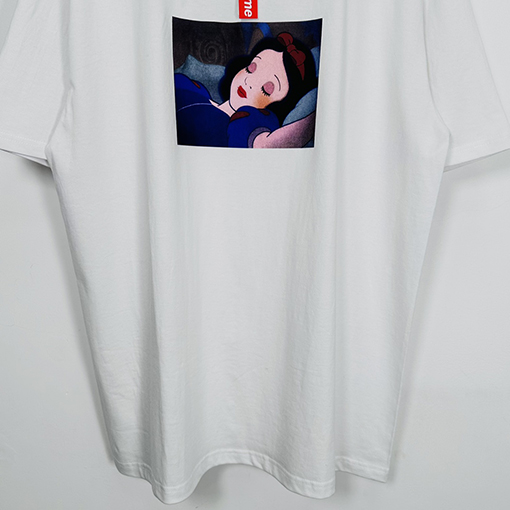 シュプリーム スーパーコピー スノー ホワイト 白雪姫 Tシャツ