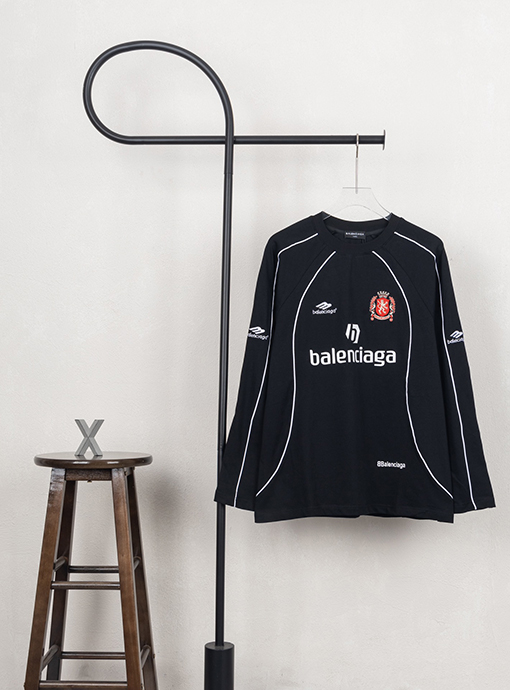 バレンシアガコピー サッカー Tシャツ 10号 長袖 ロンT