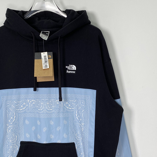 シュプリームコピー TNFカシューフラワーパーカー