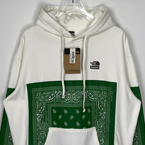 シュプリームコピー TNFカシューフラワーパーカー