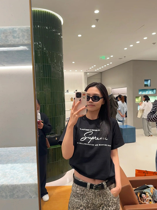 シュプリーム X Martine Rose FW24 花文字Tシャツ