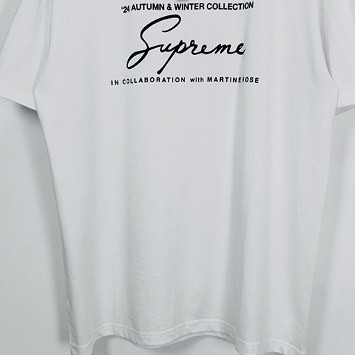 シュプリーム X Martine Rose FW24 花文字Tシャツ