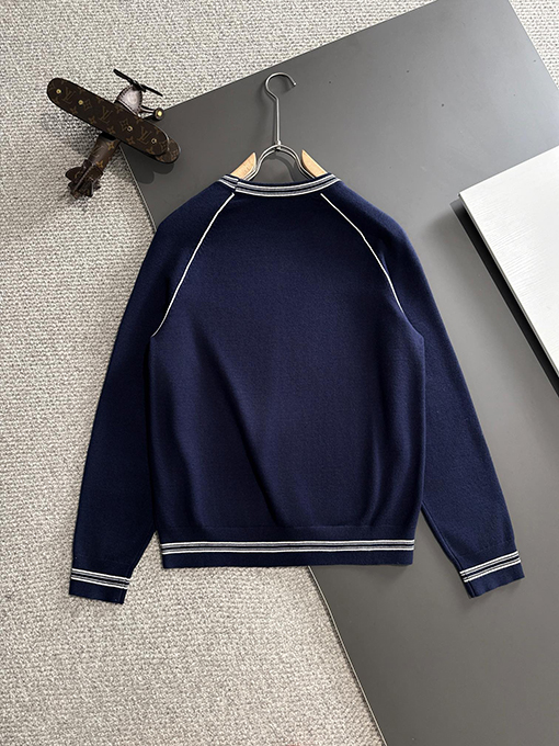 ルイヴィトン ロゴバッジ刺繍ロゴクルーネックセーター