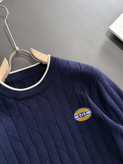 グッチ ファッションロゴバッジ刺繍ロゴクルーネックセーター