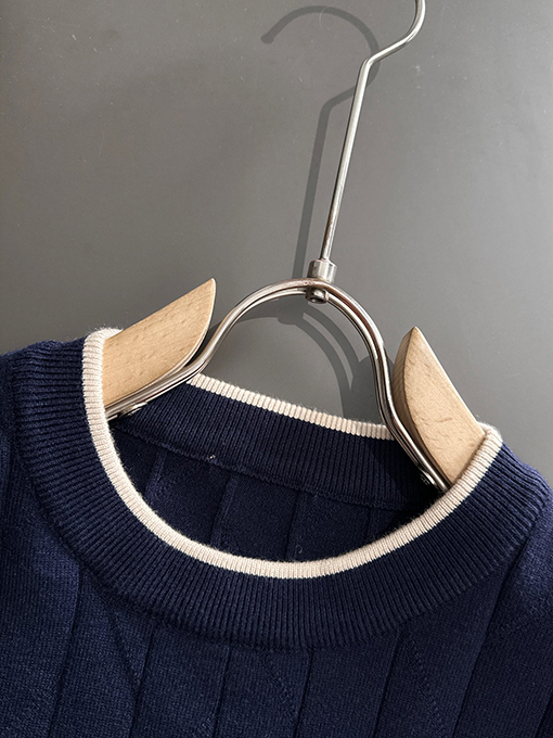 グッチ ファッションロゴバッジ刺繍ロゴクルーネックセーター