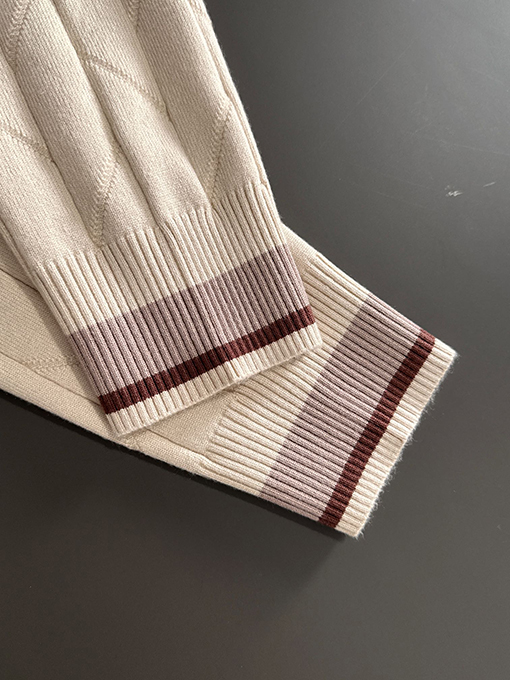 グッチ ファッションロゴバッジ刺繍ロゴクルーネックセーター