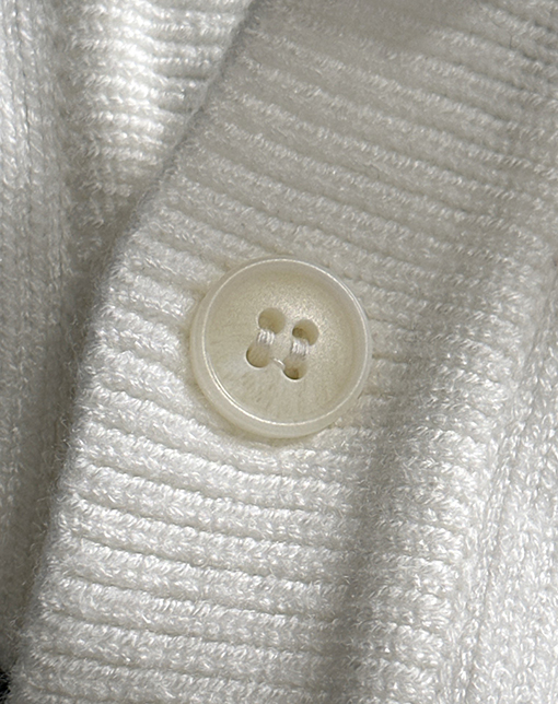 フェンディ ロゴバッジ刺繍ラペルセーター