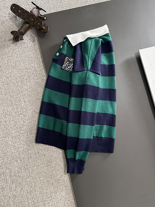 フェンディ ロゴバッジ刺繍ラペルセーター