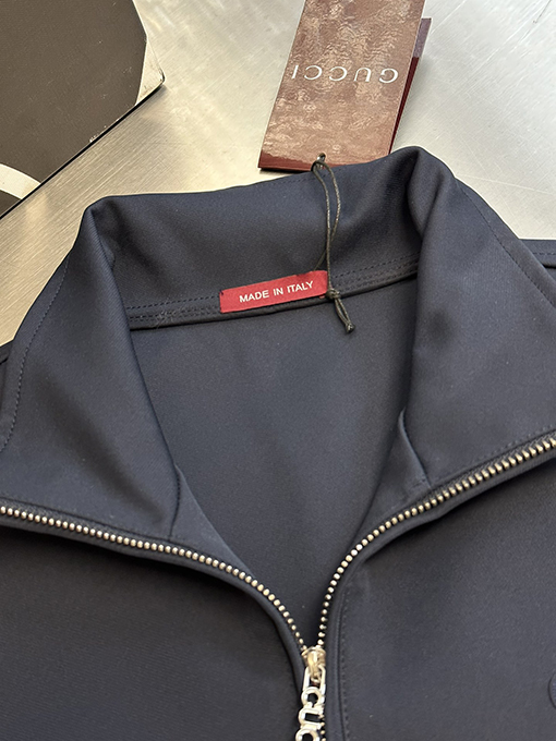 グッチ シンプルなスタンドカラージャケット